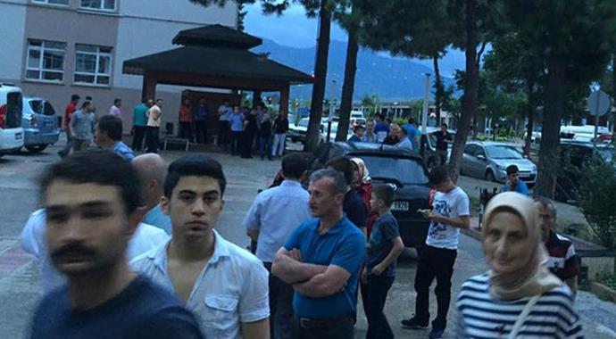 Vatandaşlar kan vermek için kuyruğa girdi